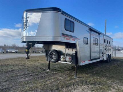 Used Gooseneck Horse Trailer